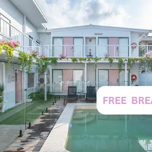 Ostello Surf Boutique Backpackers - Free Breakfast, Gold Coast